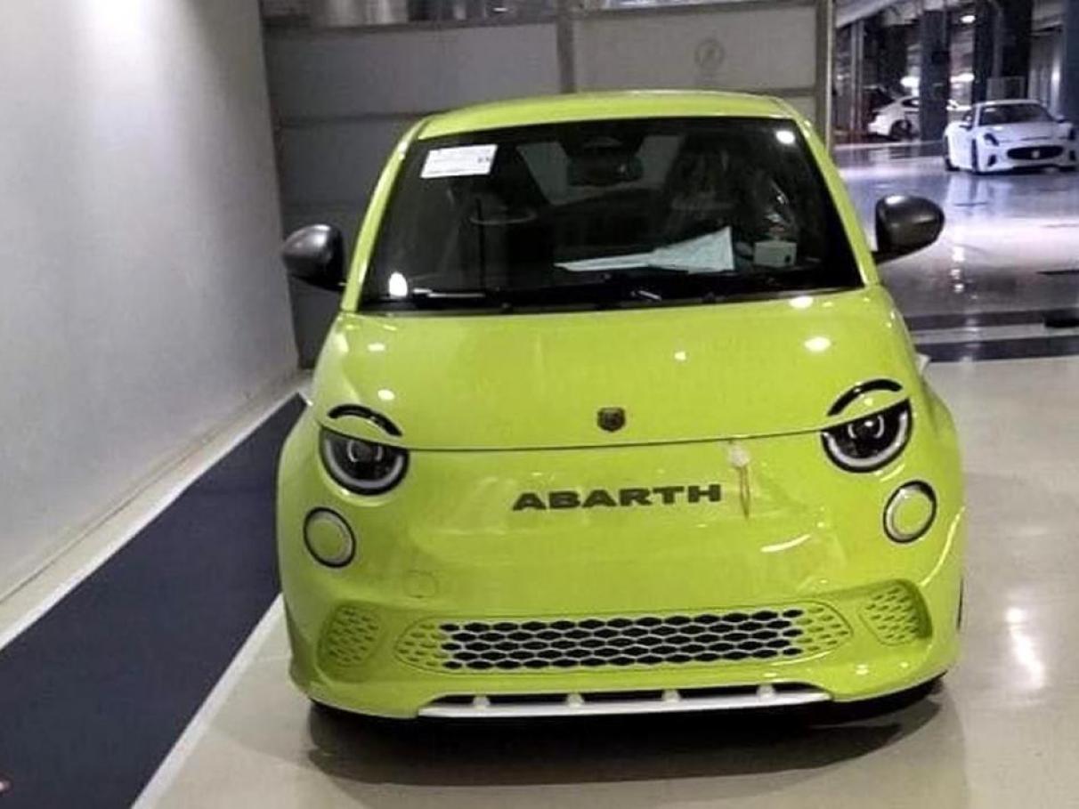 Segredo: esta é a primeira foto do Fiat 500e Abarth, que virá ao Brasil