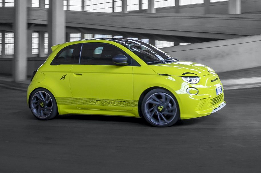 Abarth 500e lateral