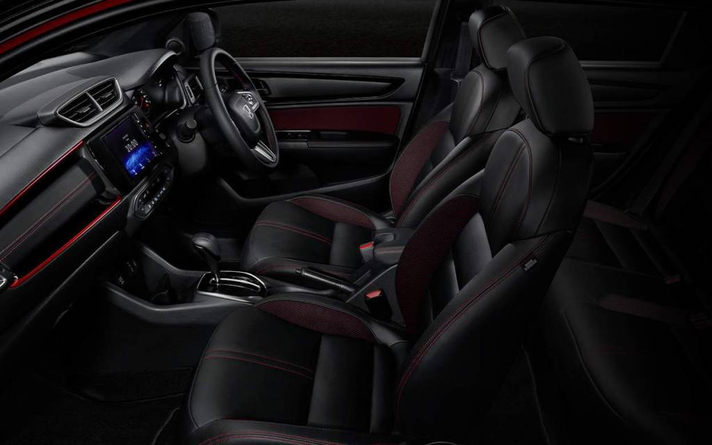 Honda WR-V 2023 RS interior