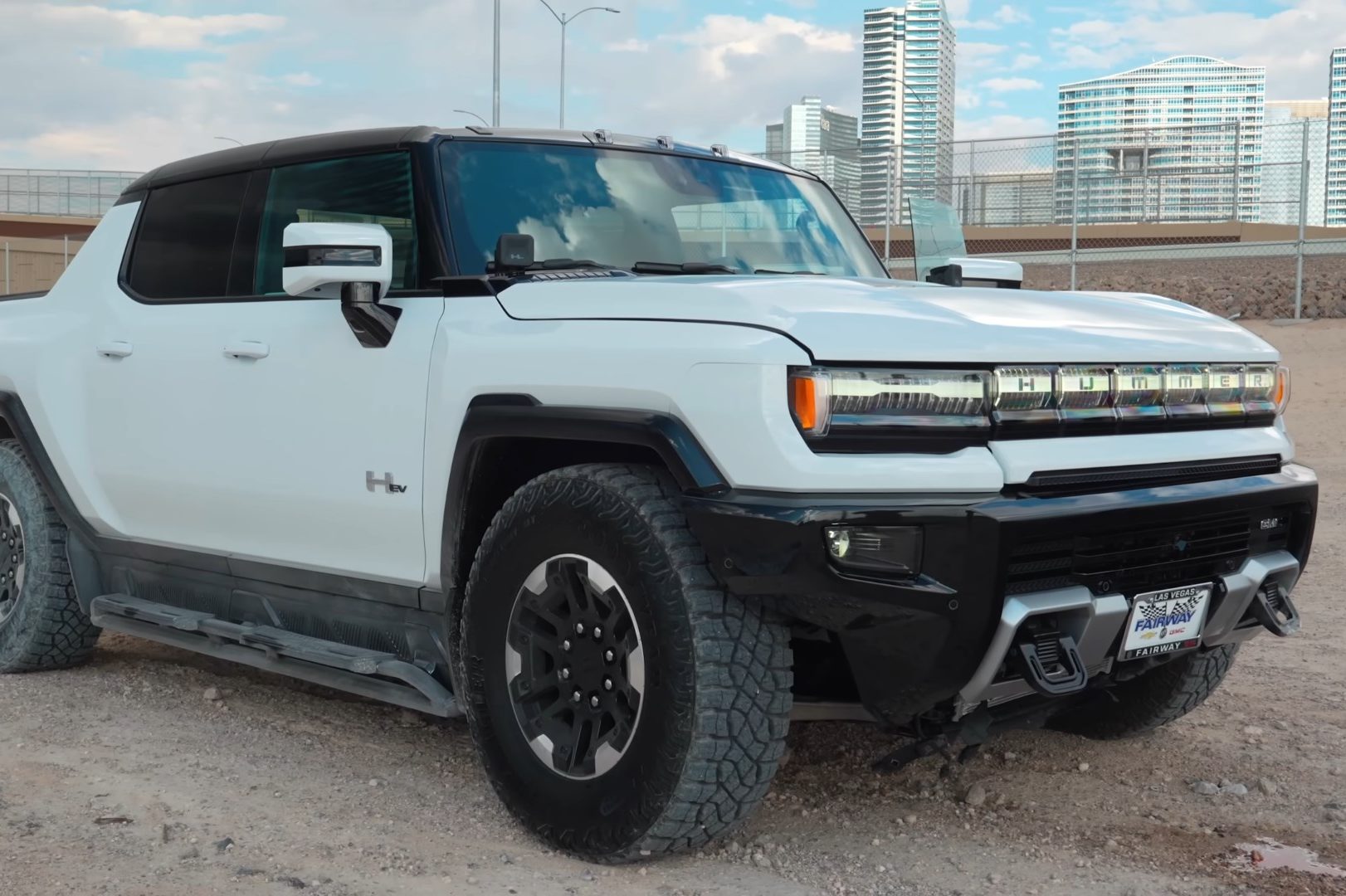 Youtuber manages to break the new GMC Hummer EV in less than 20 km