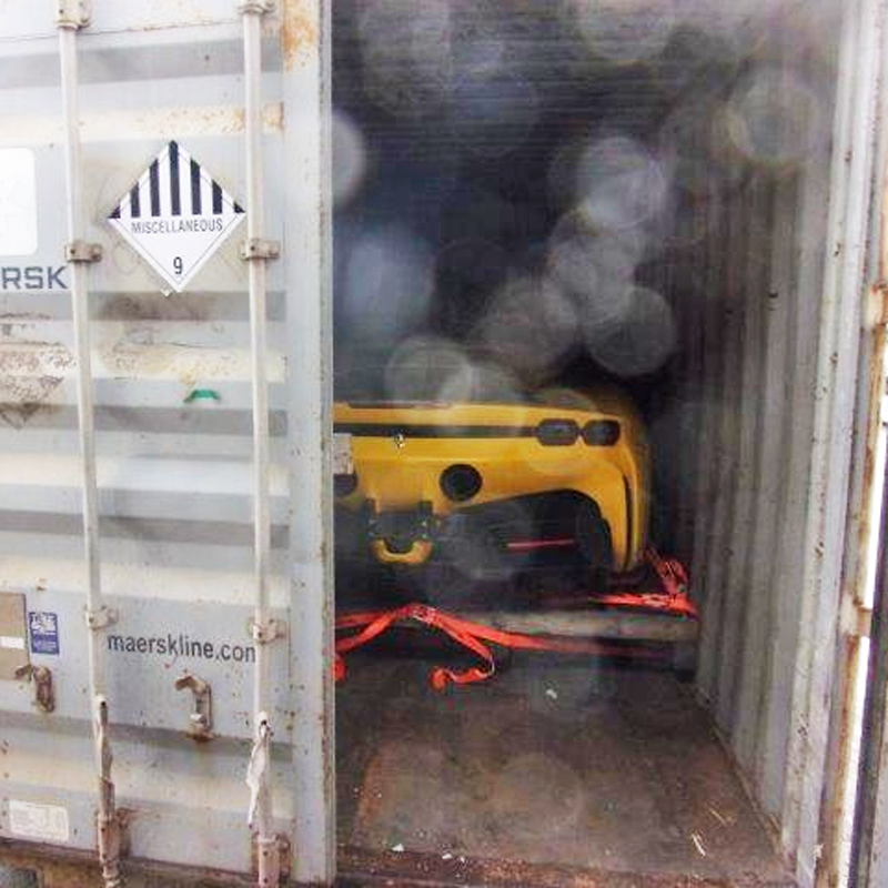 Transportar carros em container marítimo é processo complexo e que pode exigir ajuda do fabricante