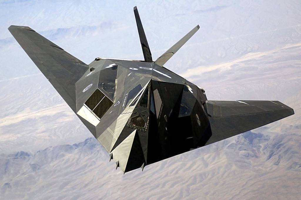 Lançado em 1981, F-117 Nighthawk foi constantemente confundido com naves espaciais em seus primeiros flagras