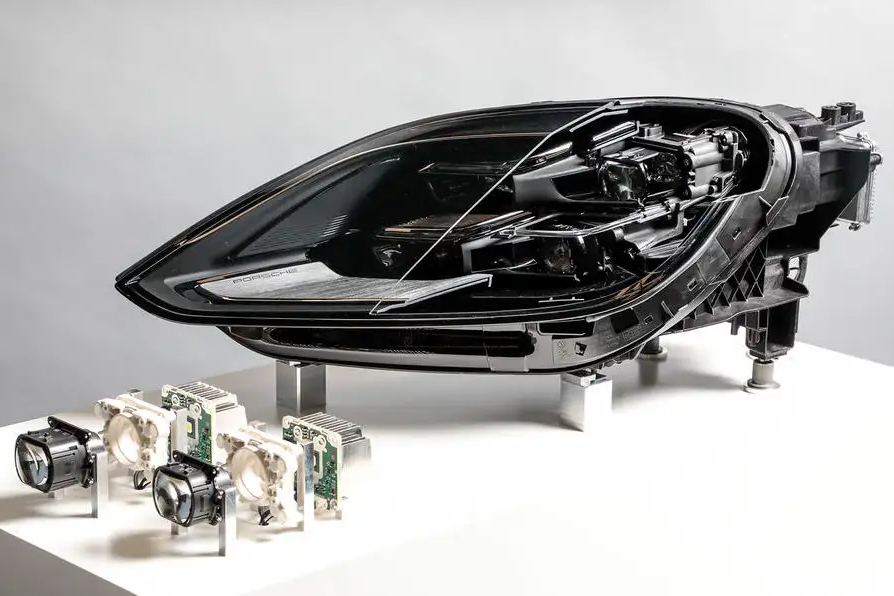 Porsche HD Matrix Headlight (5) Porsche HD Matrix Headlight (5)