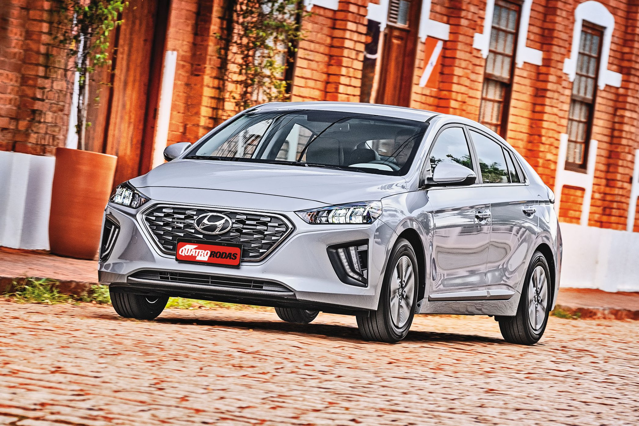 Hyundai Ioniq híbrido tem redução de R$ 50 mil no preço de tabela - AUTOO