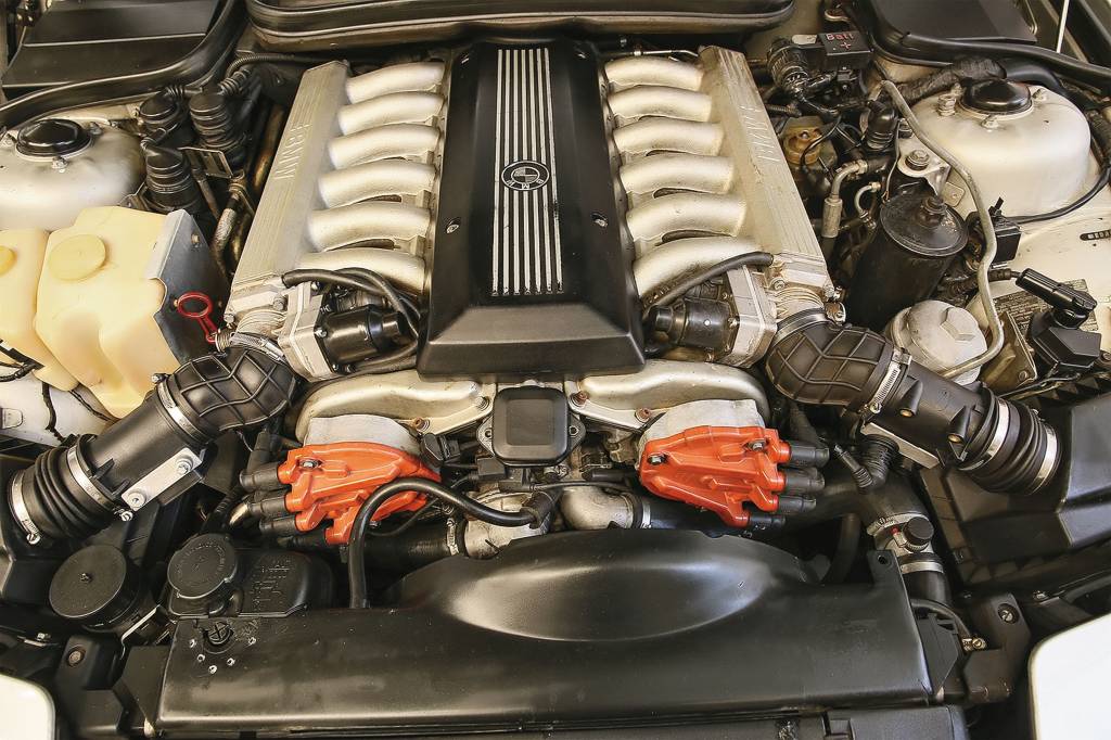 Motor V12 BMW 850