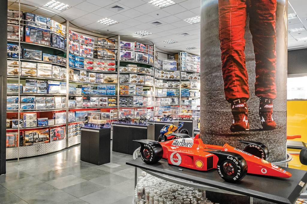 A loja que vende miniaturas de clássicos originais de R$ 180 a R$ 68.000