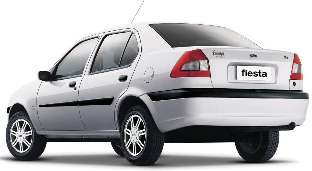 Fiesta Sedan Street, da Ford, modelo 2003.