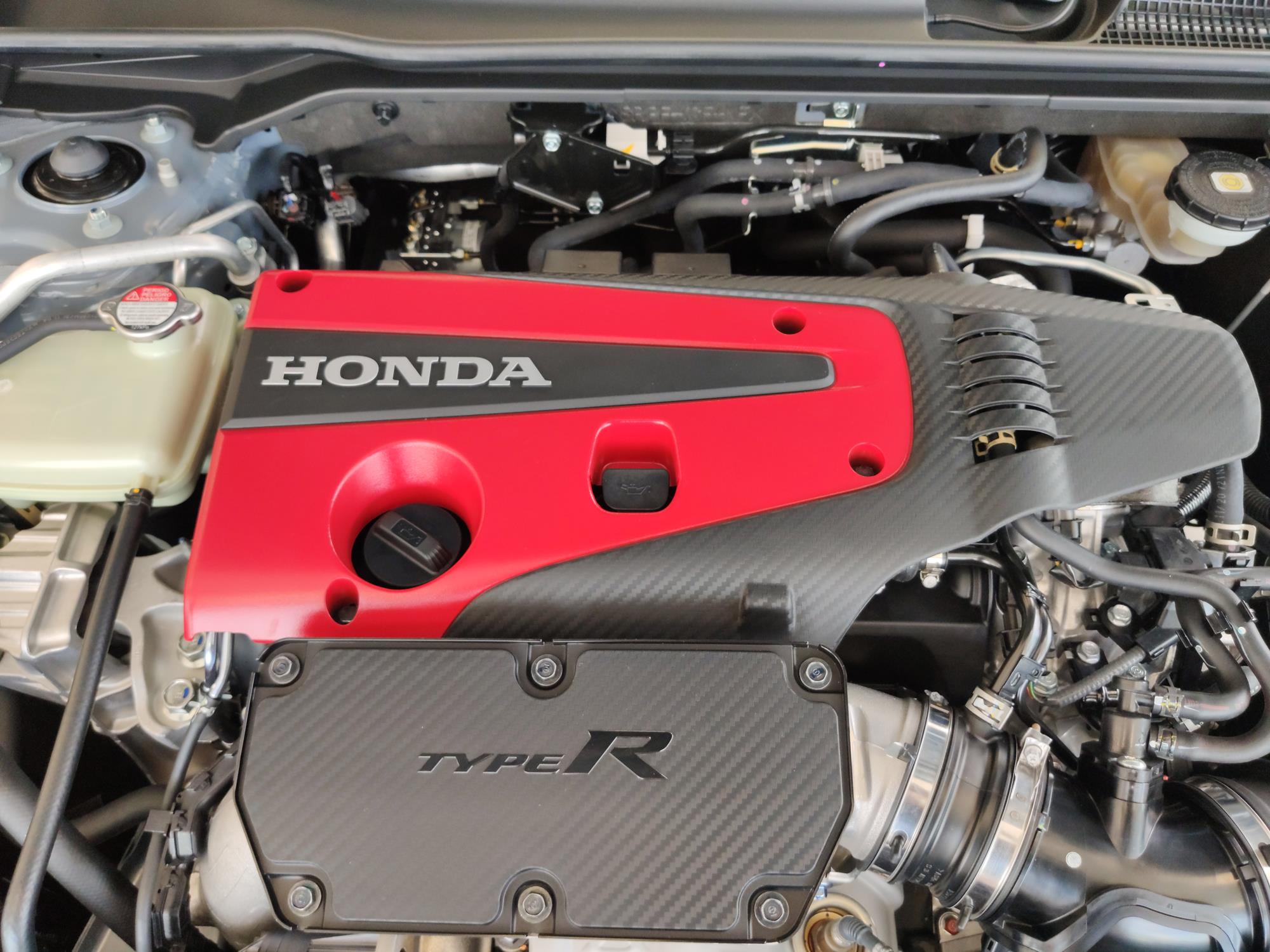 Honda Civic Type R arranca as palavras do cérebro