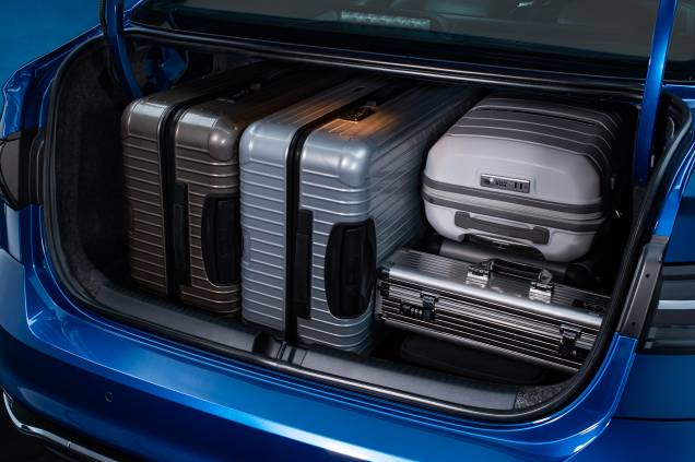 Porta-malas de 521 litros é um dos destaques do carro