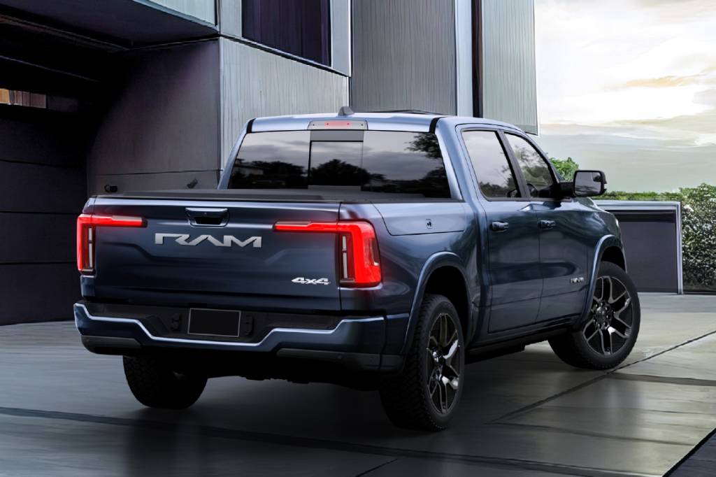 Ram 1500 REV rear three-quarters Lanternas fogem do lugar-comum das picapes