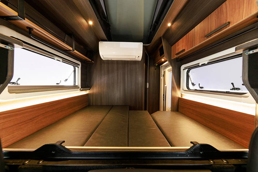main08 Toyota Hilux BR75 SUV Adventure Camper
