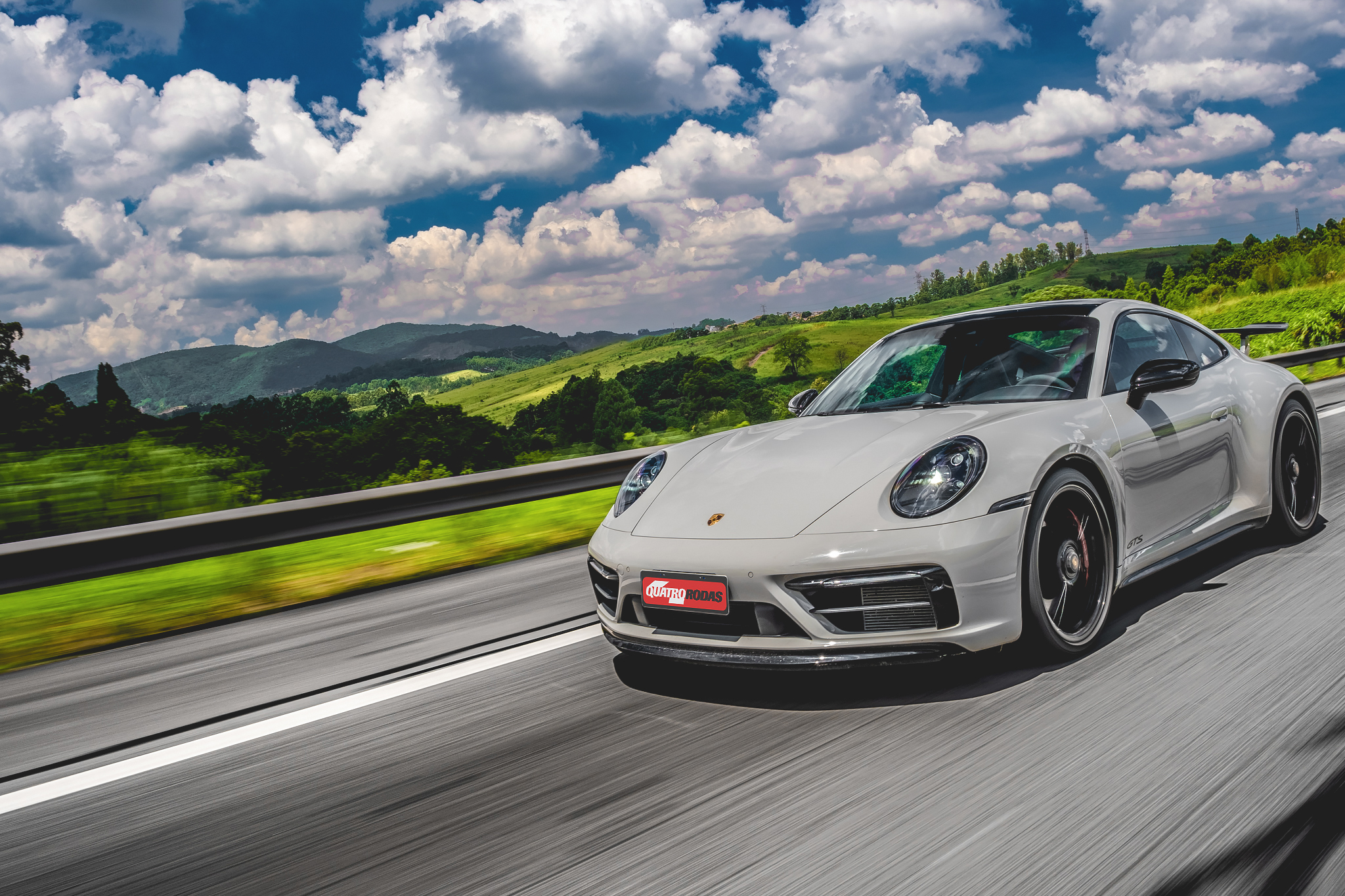 Impressões ao dirigir: Porsche 911 GTS é tão divertido quanto o Turbo e  custa BEM menos