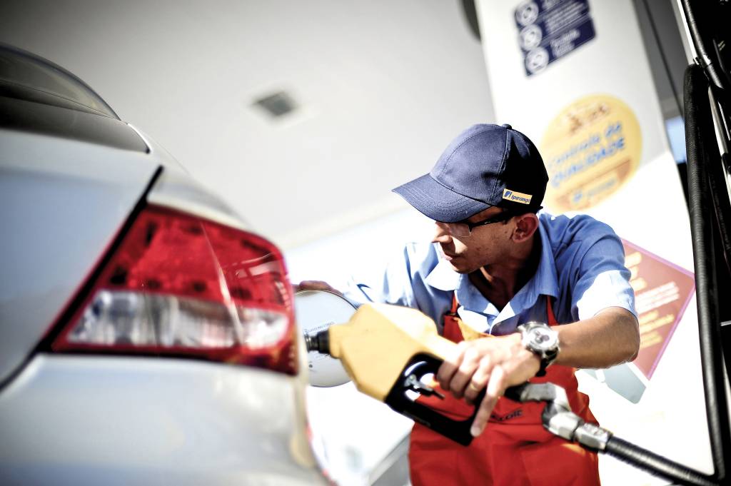 Carro flex que só usa um tipo de combustível fica com o módulo viciado?