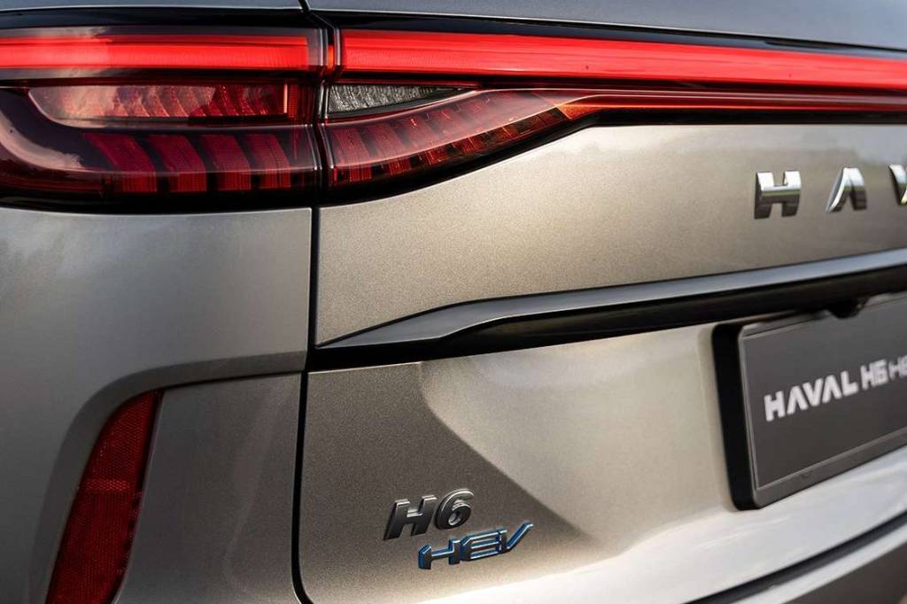 Haval H6 HEV (4) Haval H6 HEV inverte a lógica do PHEV e utiliza bastante o motor 1.5 turbo