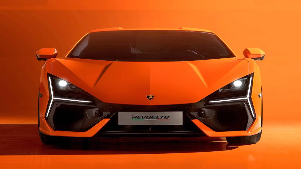 Lamborghini Revuelto 2023