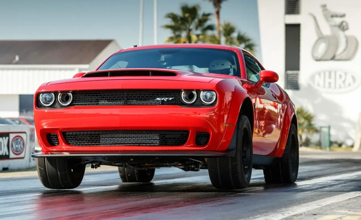 Último Dodge Challenger estreia em março e terá aceleração impressionante