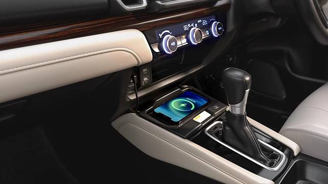honda-2023-city-usb-port-aux-power-socket-wireless-charging1 Honda city facelift