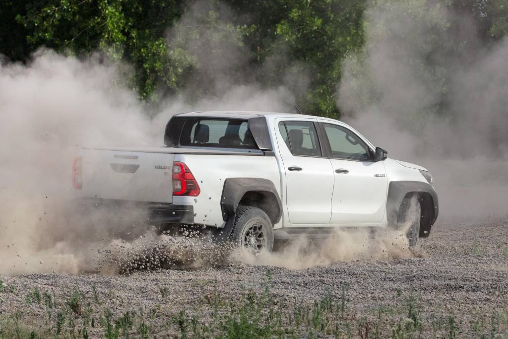 toyota hilux gr-sport 2023 (5) toyota hilux gr-sport 2023
