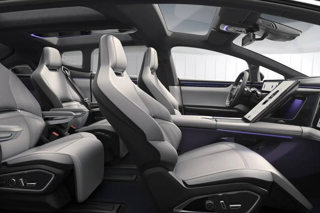 4-human-horizons-hiphi-x-2021-first-drive-cabin HiPhi X-2