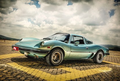 Inspirado em protótipos como Jaguar XJ13 e Ferrari 330 P4