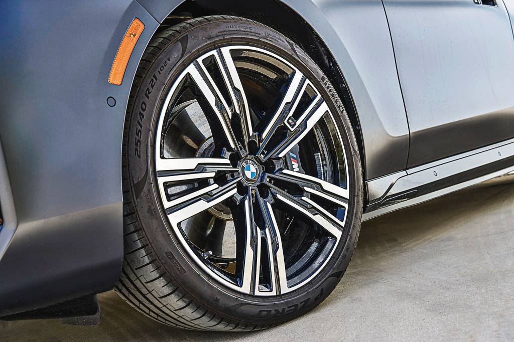 BMW i7 xDrive60 BMW i7 xDrive60