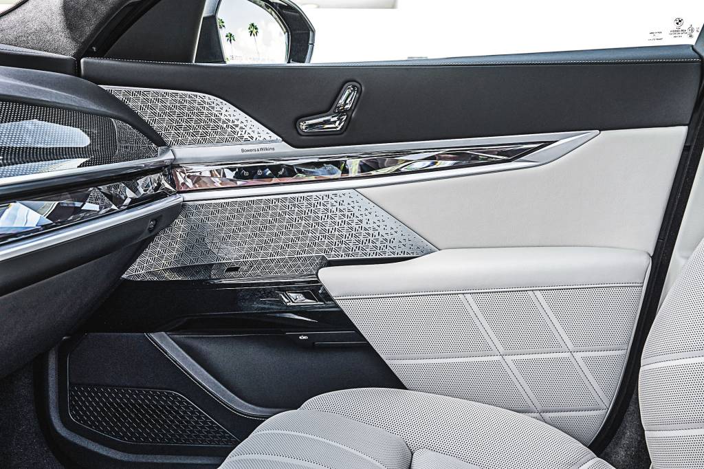 BMW_i7_xDrive_Frozen Deep Grey_Interior_005 BMW_i7_xDrive_Frozen Deep Grey_Interior_005