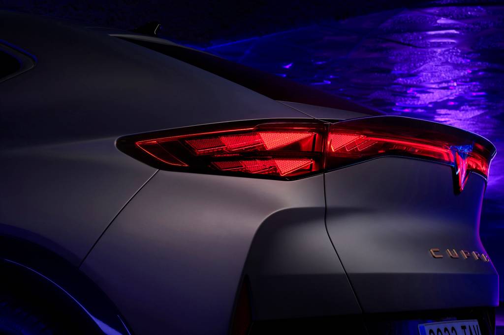 Cupra Tavascan (10) Lanternas trazem efeito tridimensional