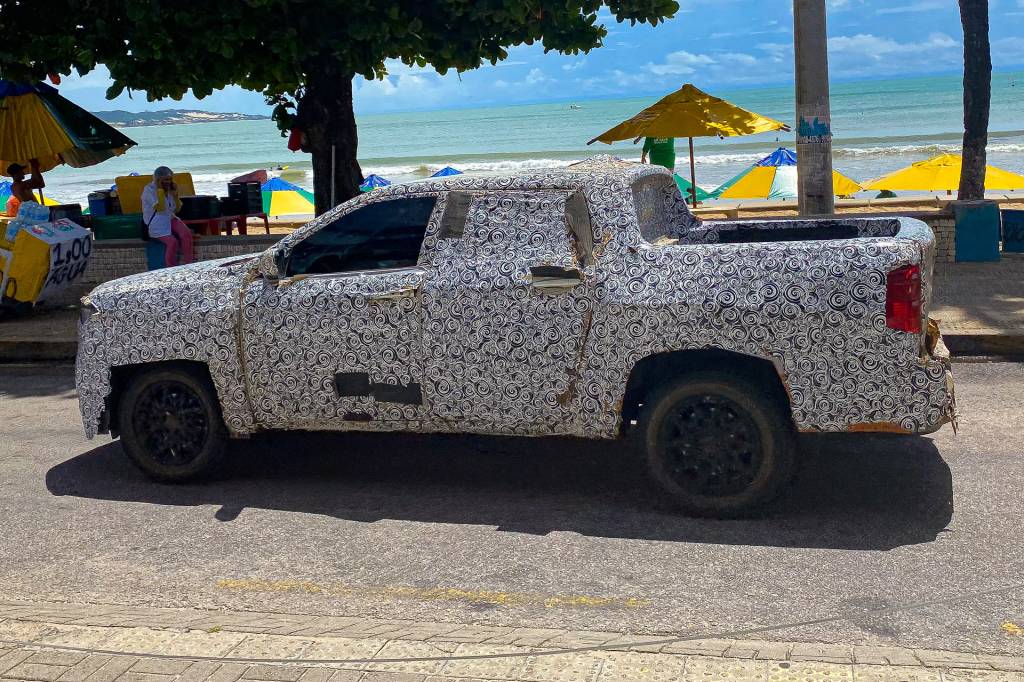 Ram Rampage flagrada por QUATRO RODAS (1) Picape média monobloco: cena que se tornará comum nas ruas brasileiras