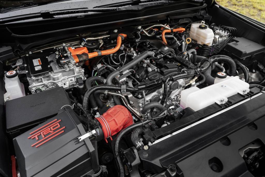 Motor 2.4 turbo tem dois níveis de performance, que melhora ainda se aliado ao motor elétrico