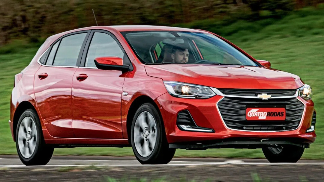 Chevrolet Onix LTZ testado por QUATRO RODAS
