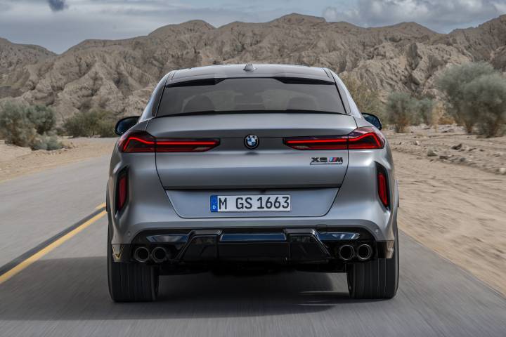 BMW Serie 5 estreia novo visual e traz versão elétrica esportiva de 601 cv