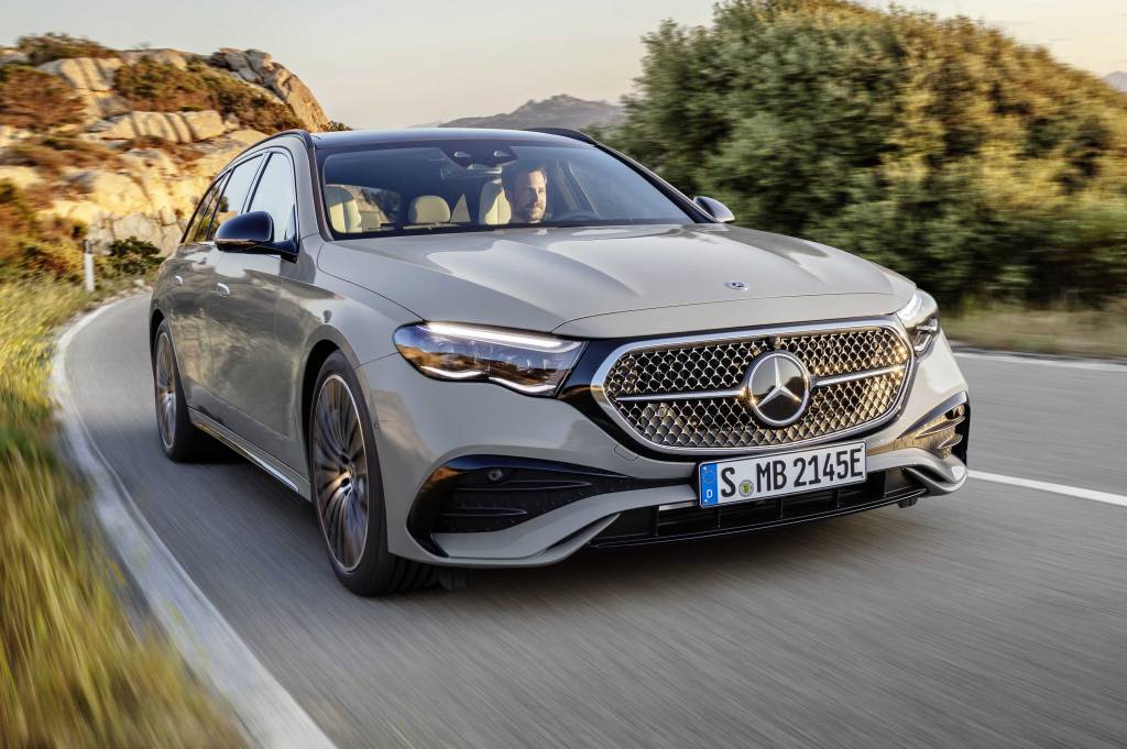 Mercedes E Estate é perua híbrida com porta-malas gigante