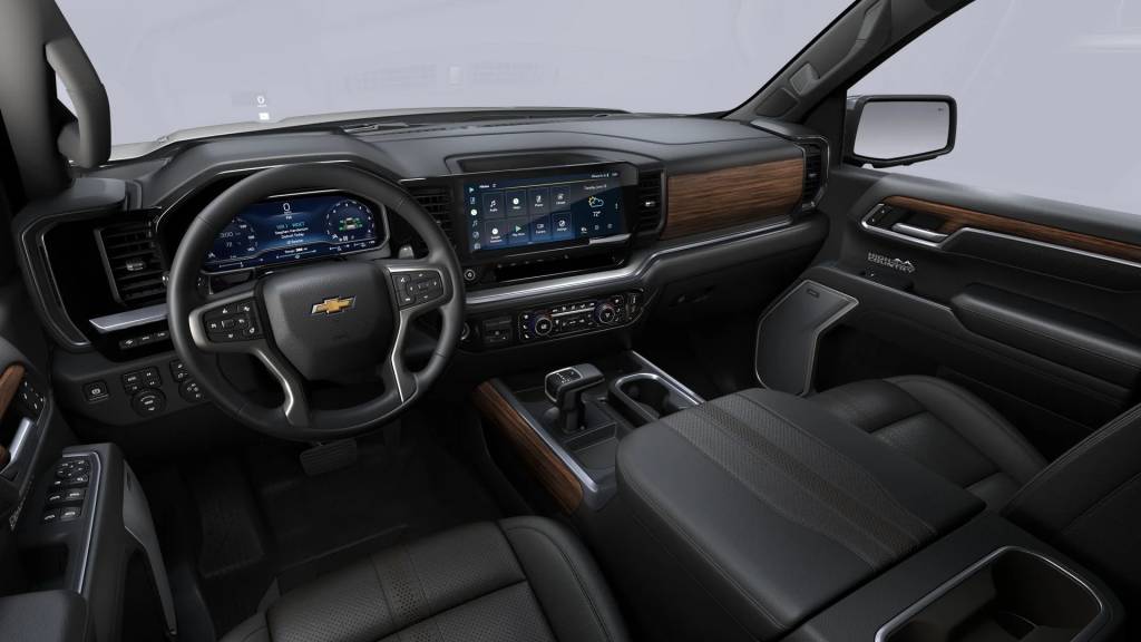 interior_chev_highcountry