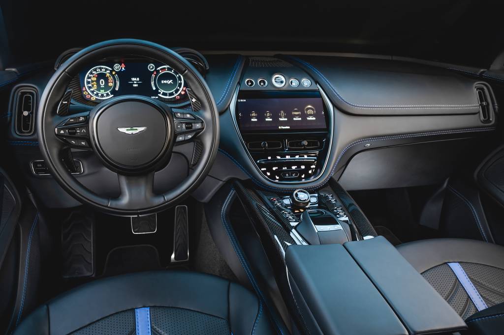 Aston Martin DBX707 2024