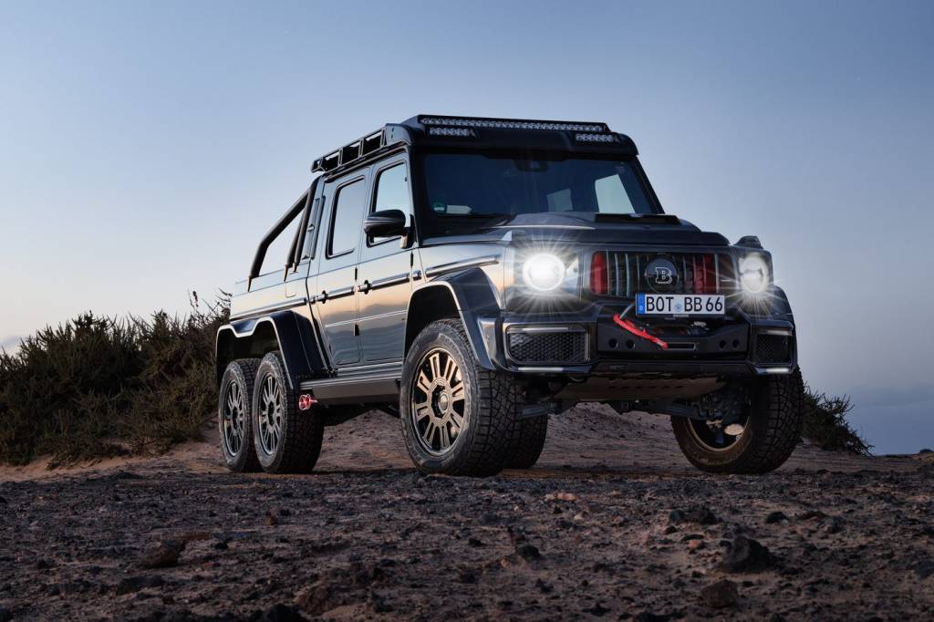 BRABUS 900 6×6 Superblack (2) Brabus XLP 900 6X6 Superblack