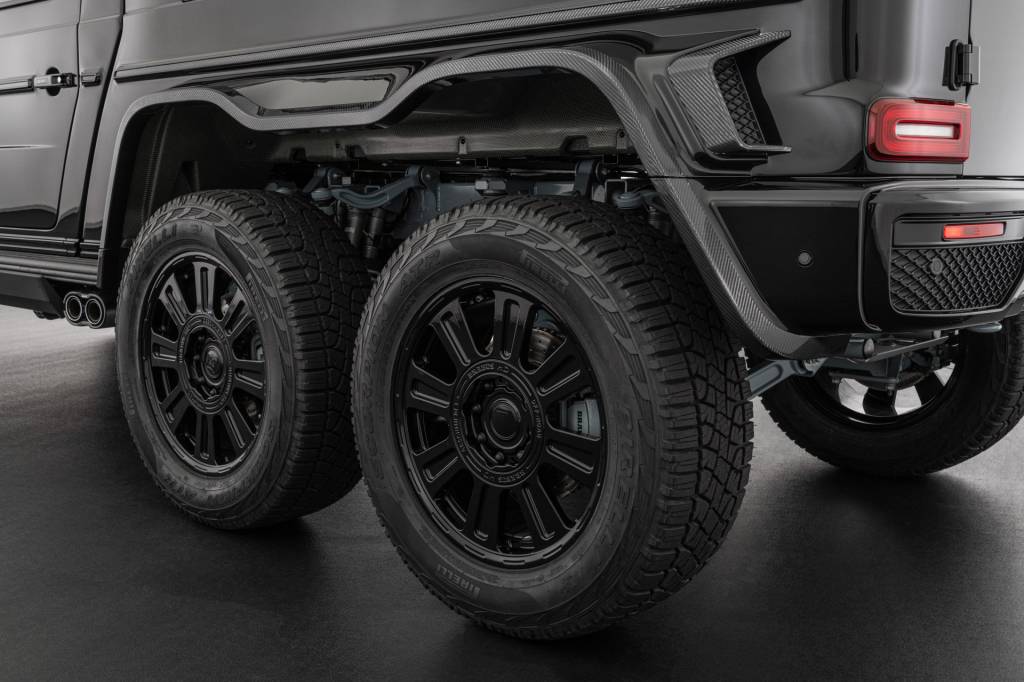 BRABUS 900 6×6 Superblack Studio_klen (2) Brabus XLP 900 6X6 Superblack