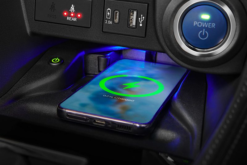 Toyota Yaris Cross 2 Carregamento de celular por indução é exclusivo da versão híbrida
