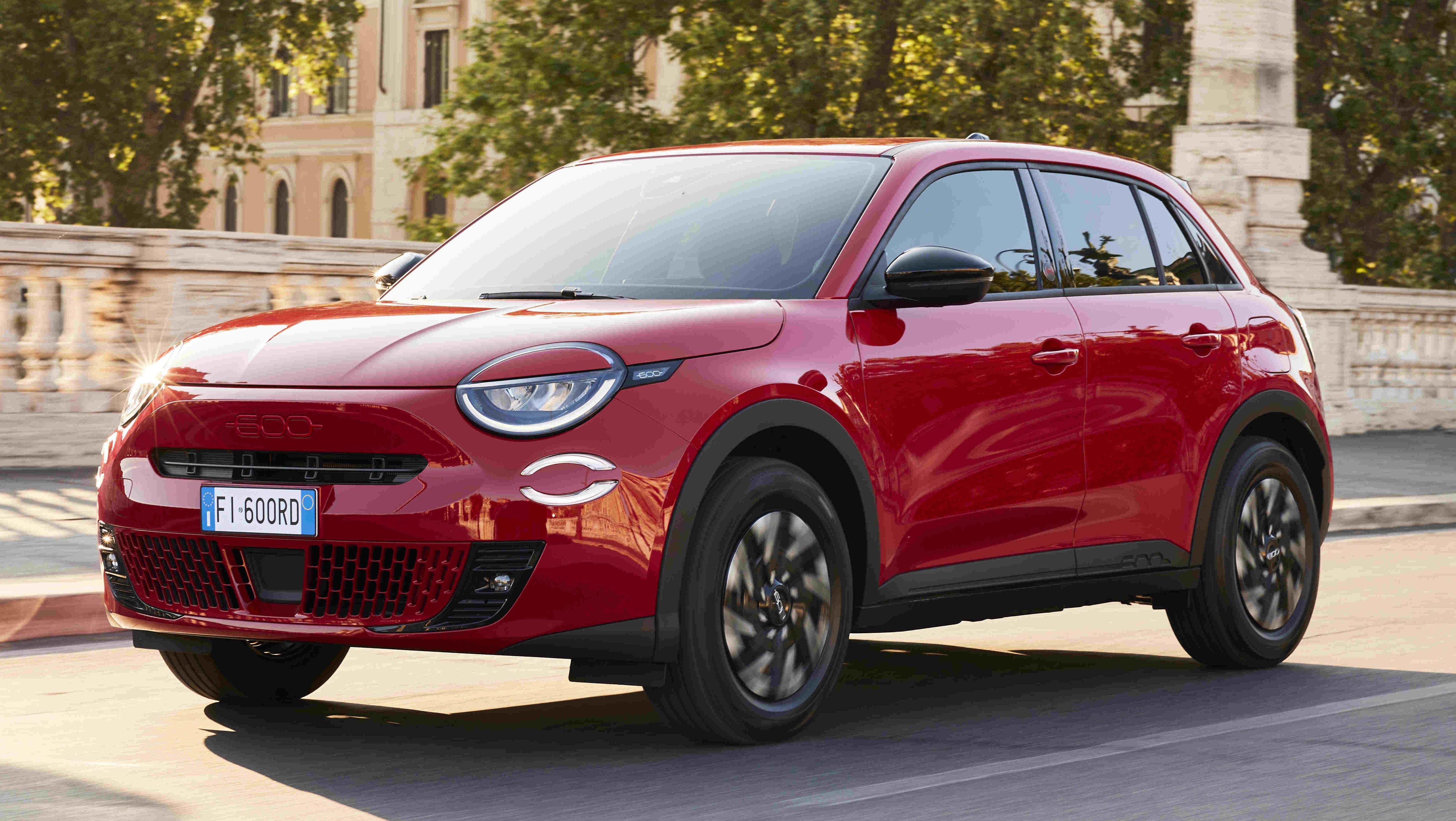 Fiat 500X vs Mini Countryman: A Retro-Chic Crossover Showdown