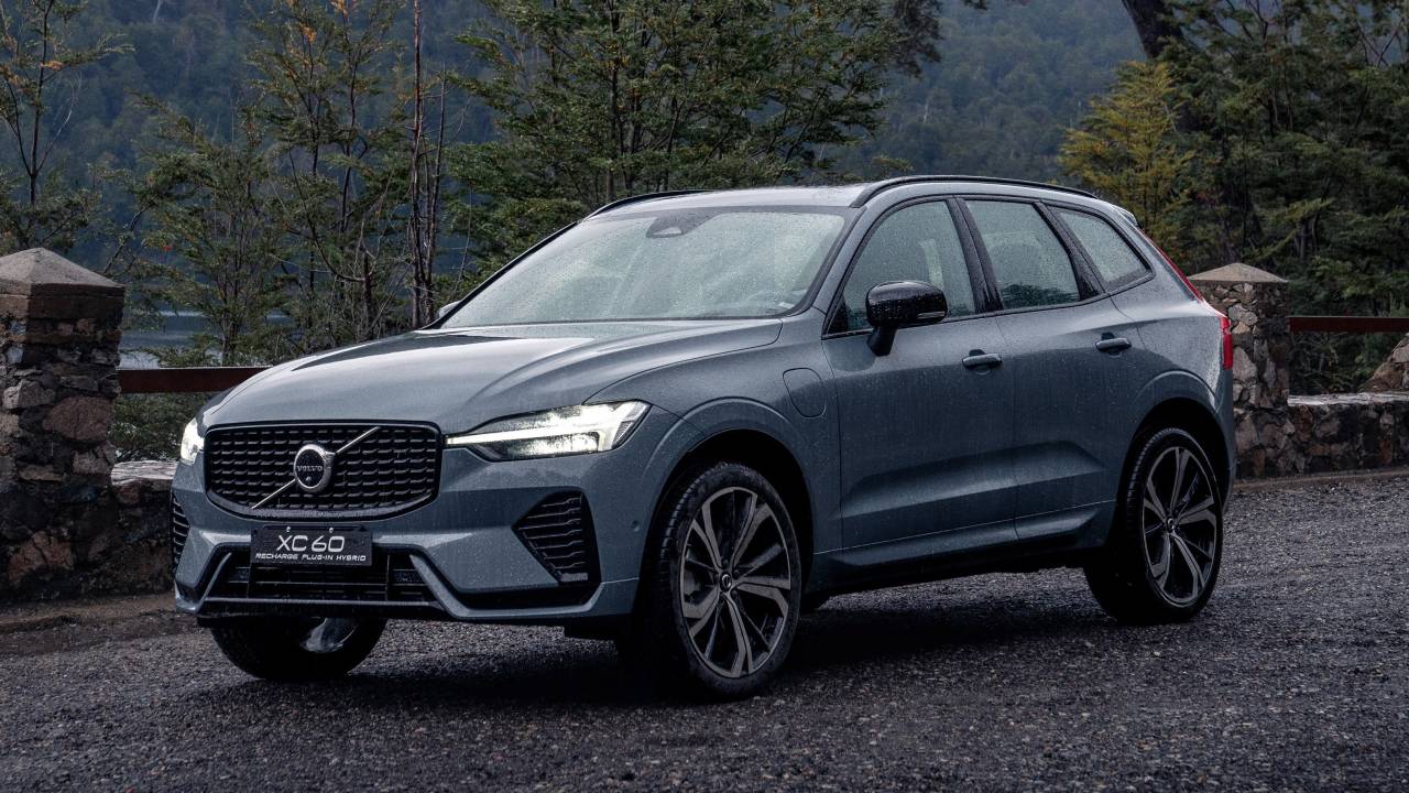 Volvo_XC60_2024