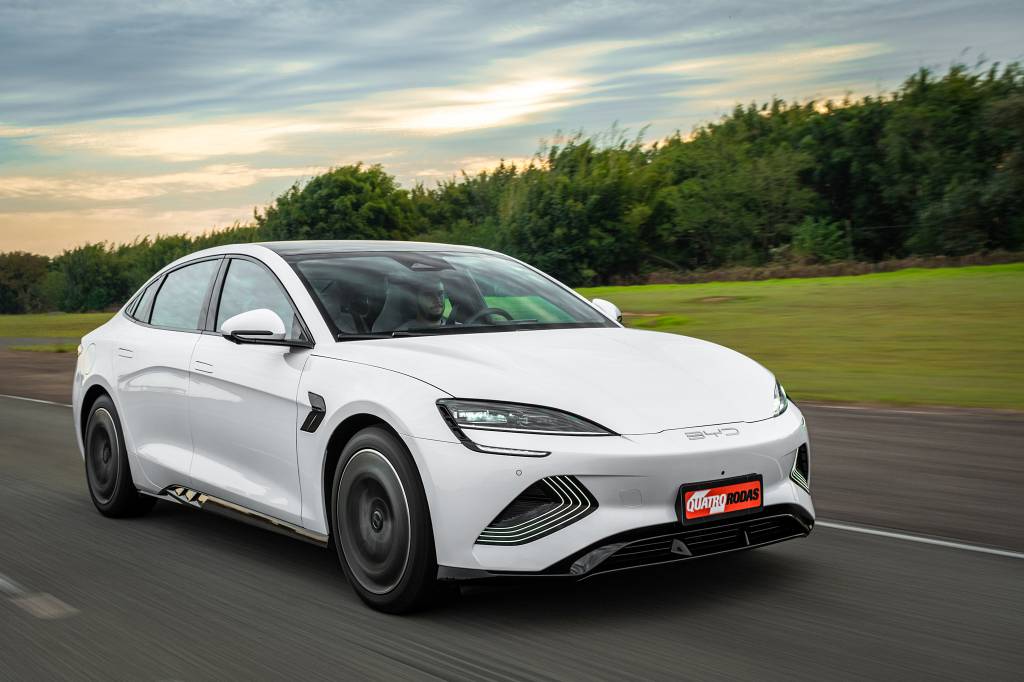1FLP2583 Calor, lavagem e reboque: o que pode anular a garantia de carros elétricos