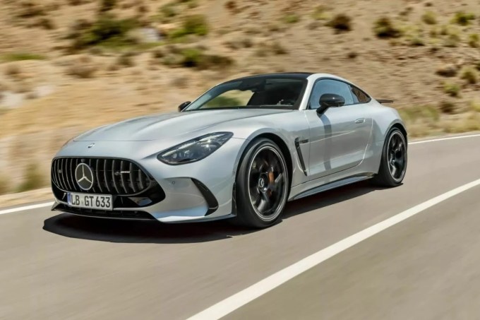 Novo Mercedes-AMG GT tem V8 de 585 cv para rivalizar com Porsche 911