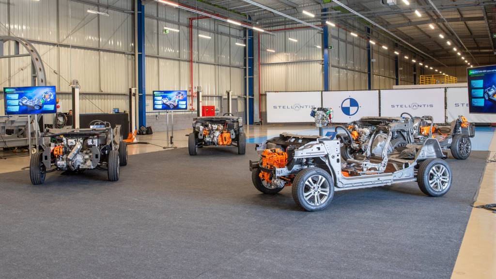 Primeiro Stellantis híbrido flex será feito na fábrica de Renegade e Toro