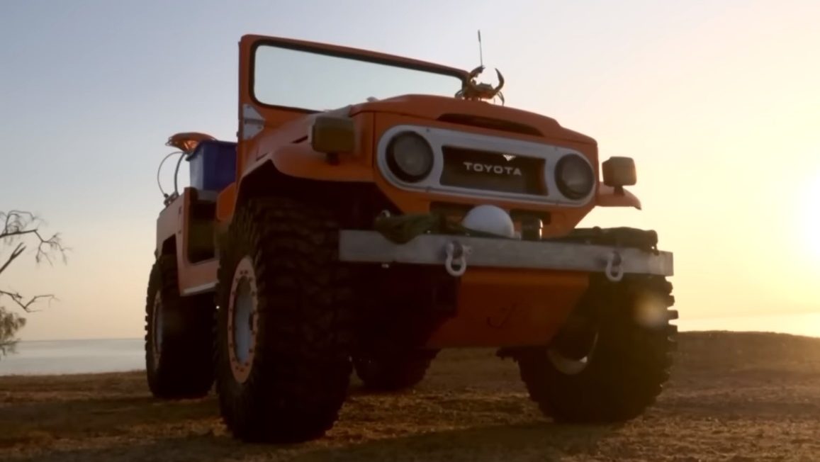 Toyota Bandeirante elétrico quebra recorde ao atravessar 7 km submerso