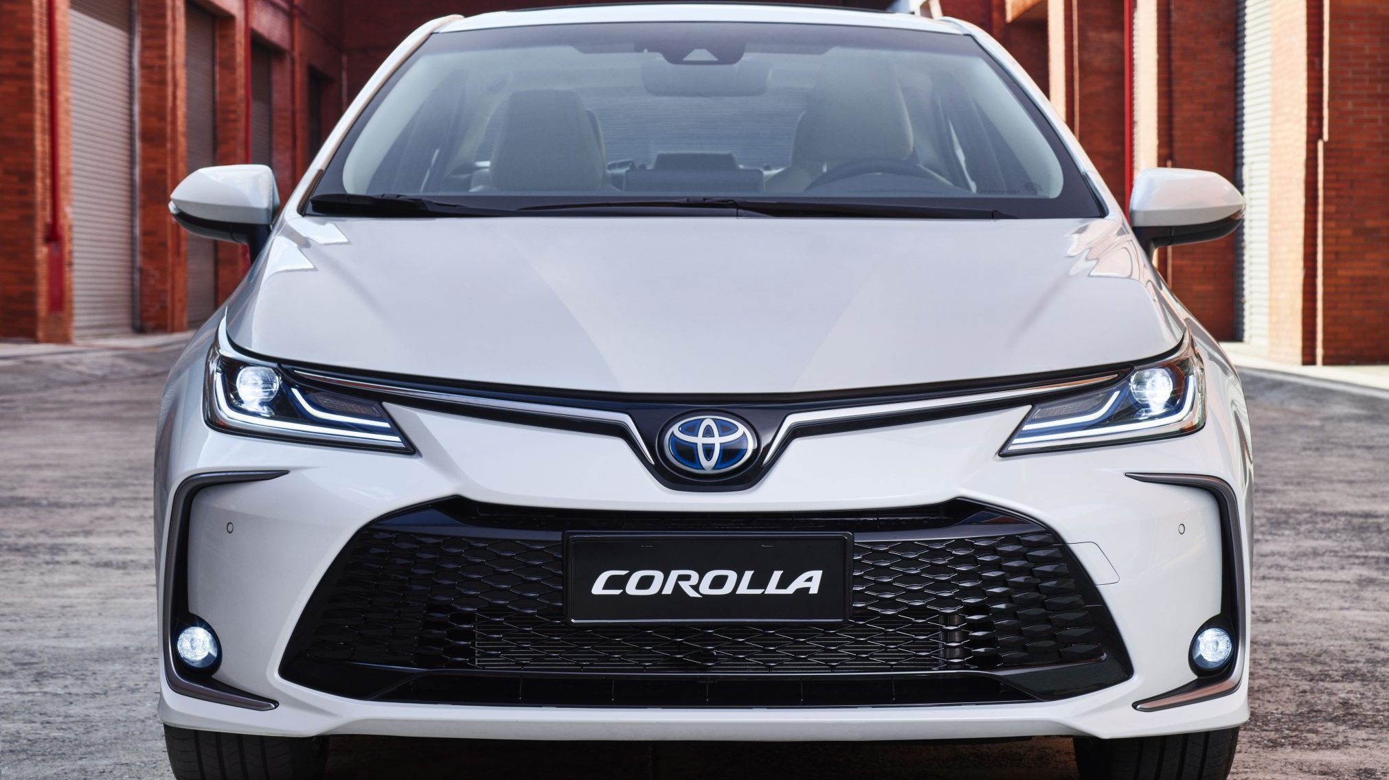 Toyota Corolla 2024 ganha novas telas e perde potência para gastar menos