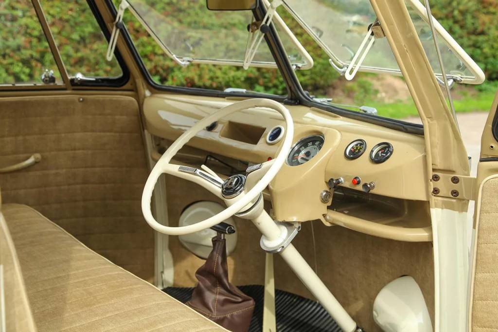 a-subasta-esta-inedita-camper-con-dos-vw-t2-unidas-entre-si-y-motor-de-un-audi-s3-202397553-1695632887_3 Fusão Kombi