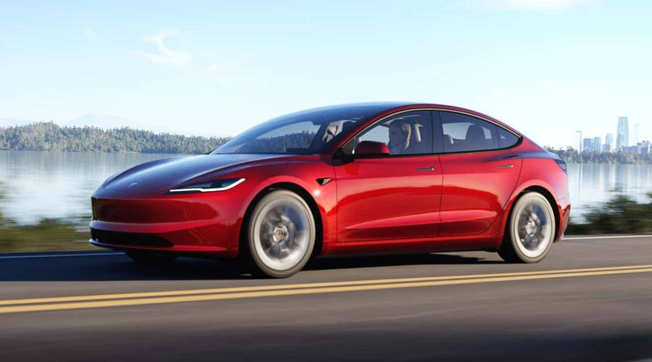 Apesar de não ser chinesa, a Tesla é uma das empresas que mais vende e exporta veículos elétricos na China.