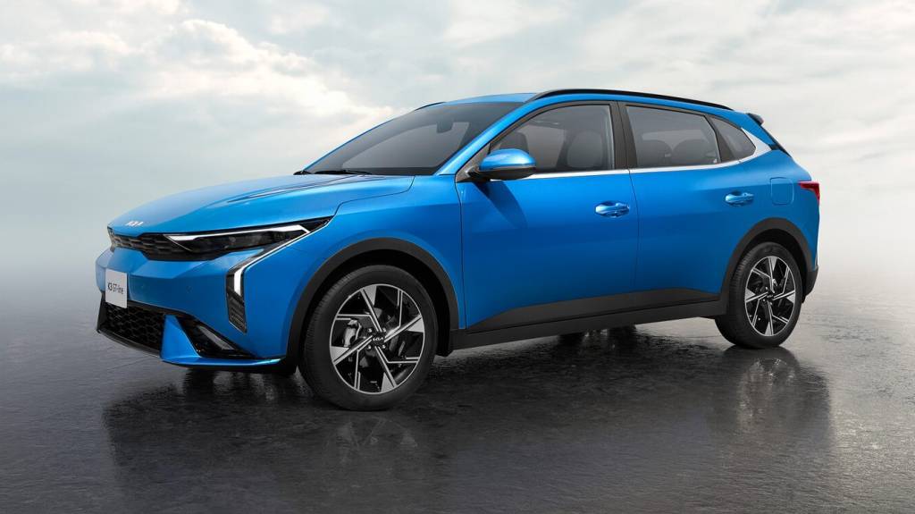 Novo Kia K3 hatch estreará motor 1.0 híbrido flex no Brasil contra o Pulse