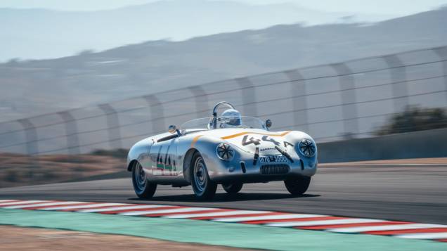 <h4 class="fs-small no-mb text-white">Porsche 356</h4> <h4 class="fs-small no-mb text-white">Porsche 356</h4>