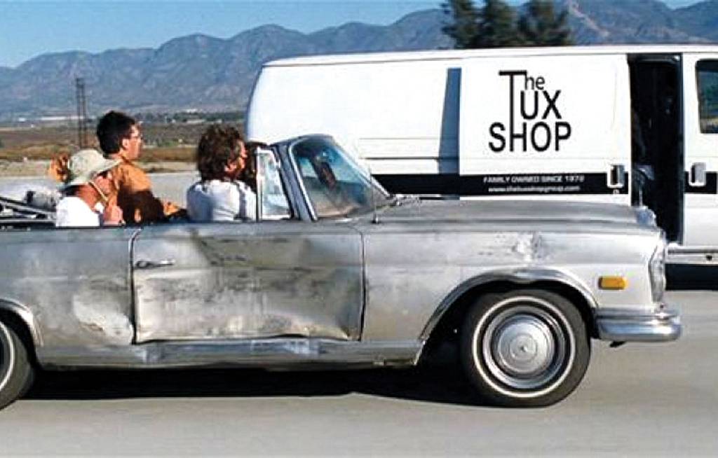 Dez grandes carros do cinema que foram destruídos nas filmagens