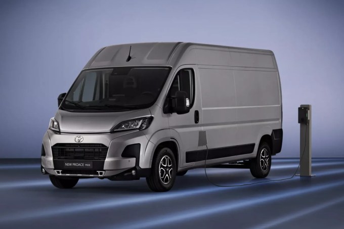 2024-Toyota-Proace-Max-1-2048×1355